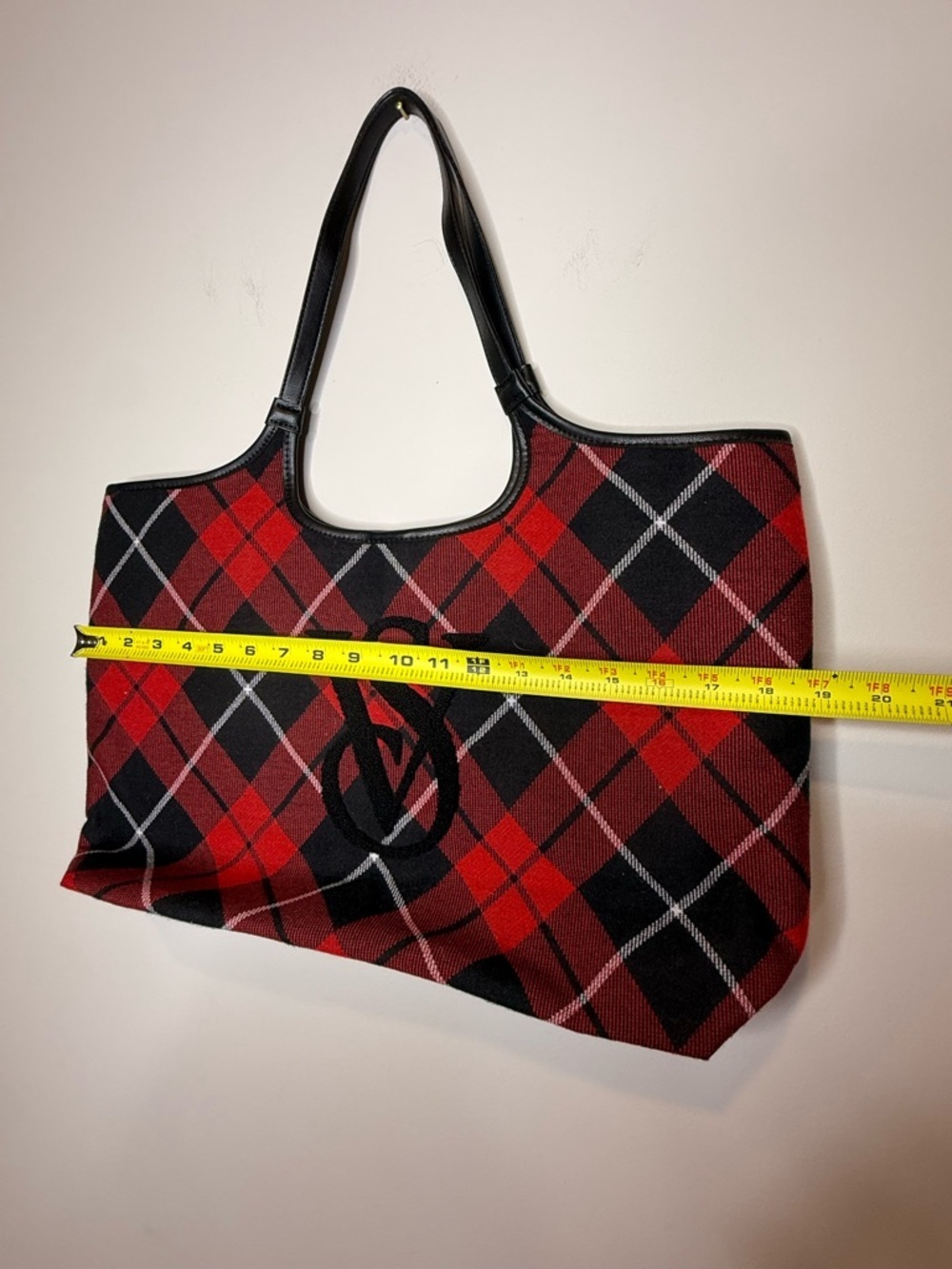 Victoria's Secret Plaid Tote Bag from the Black Friday 2023 collection - Picture 9 of 11